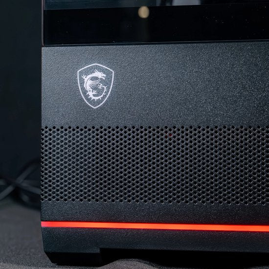 FlowUp x Powered By MSI - De Joyride Gaming PC - Skate - AMD Ryzen 7 7800X3D - NVIDIA RTX 5070 Ti 16GB - 32 GB DDR5 RAM - 2TB - Waterkoeling