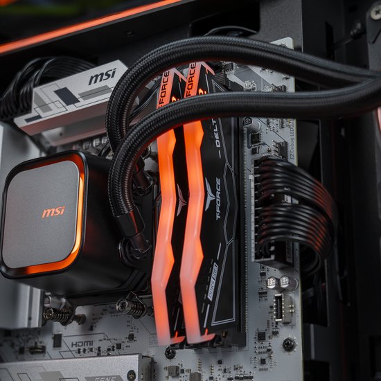 FlowUP Revenger - Gaming PC - AMD Ryzen 7 7800X3D - AMD RX 9070 XT 16GB - 32GB DDR5 RAM - 1TB - Waterkoeling