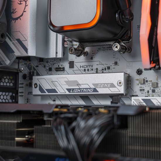 FlowUP Revenger - Gaming PC - AMD Ryzen 7 7800X3D - AMD RX 9070 XT 16GB - 32GB DDR5 RAM - 1TB - Waterkoeling