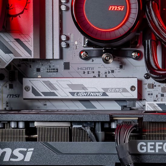 FlowUp x Powered By MSI - De Joyride Gaming PC - Skate - AMD Ryzen 7 7800X3D - NVIDIA RTX 5070 Ti 16GB - 32 GB DDR5 RAM - 2TB - Waterkoeling