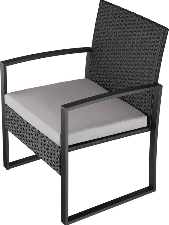 tectake® Tuinset Granada - Voor 2 Personen - 2 Loungestoelen met Bijzettafel - Wicker Zitgroep met Tuinstoelen en Tafel - Balkonmeubelset - Gestoffeerde Weerbestendige Stoelen inclusief Buitentuintafel - Zwart